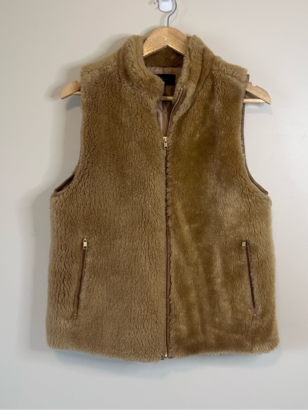 J. Crew Camel Brown Faux Fur Full Zip Sleeveless Vest Jacket Size Medium - Picture 2 of 6